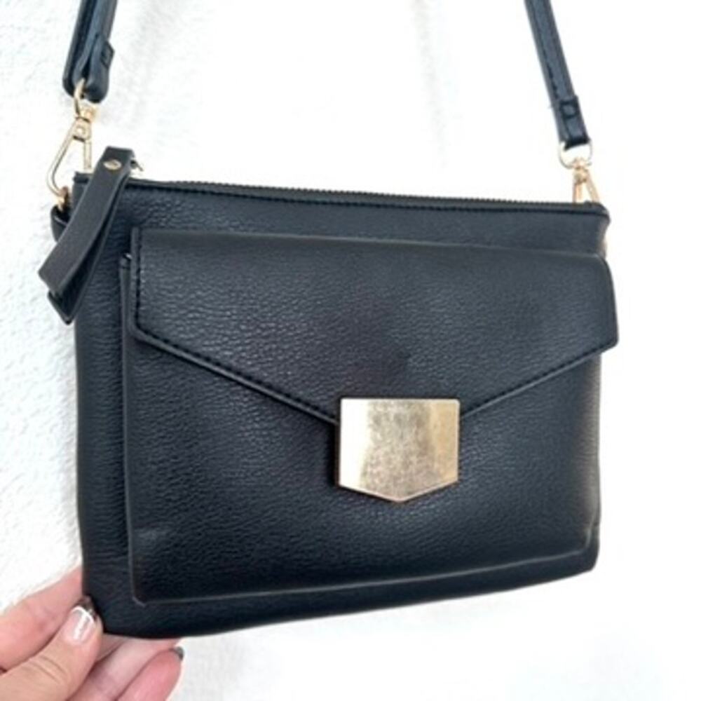 Moda Luxe Black Crossbody Bag -‎ Front Flap Gold Hardware - Minimalist, Classic